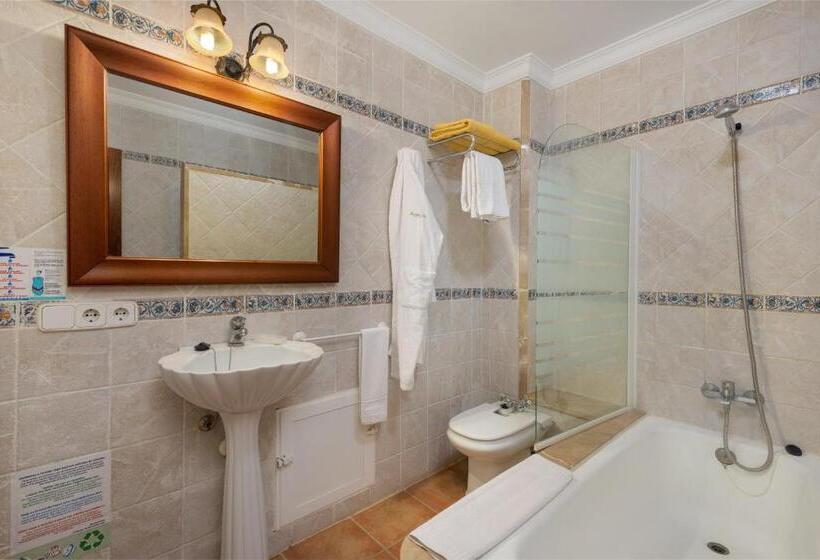 اتاق خانوادگی, Monnaber Nou Finca Hotel & Spa