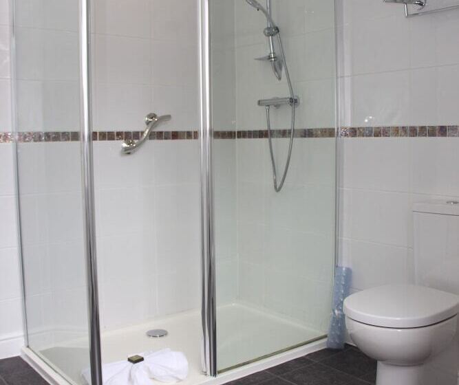 اتاق استاندارد با تخت بزرگ, St John S Lodge Incl Off Site Leisure Club