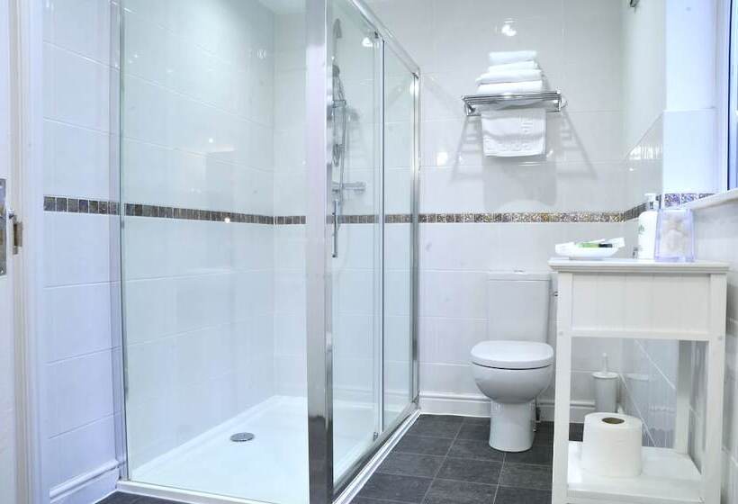 اتاق استاندارد با تخت بزرگ, St John S Lodge Incl Off Site Leisure Club