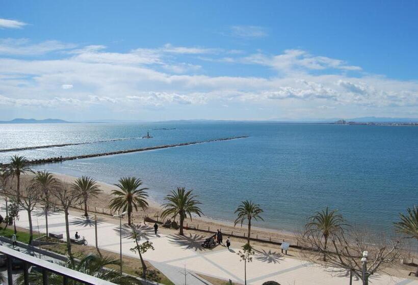 اتاق خانوادگی با چشم‌انداز دریا, Prestige Mar Y Sol