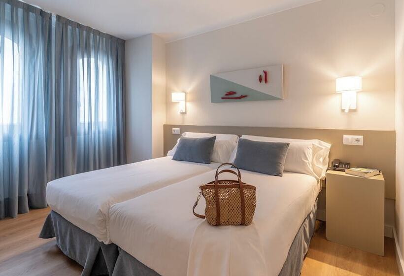 Quarto Triplo Estandar, Prestige Mar Y Sol