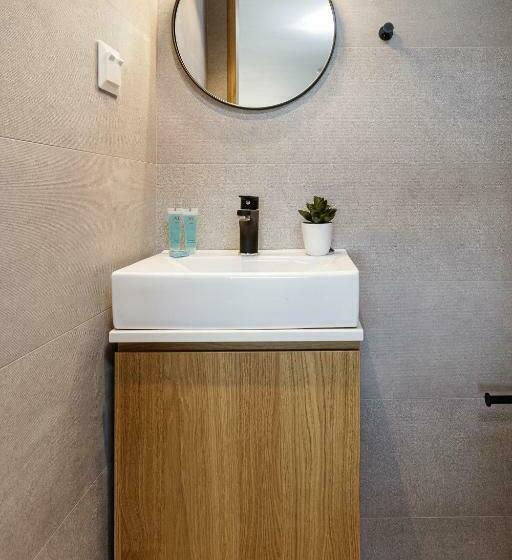 سوییت با چشم‌انداز دریا, North Coast Seaside Suites