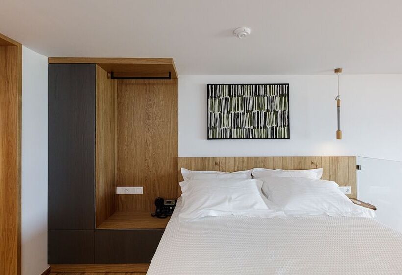 سوییت با چشم‌انداز دریا, North Coast Seaside Suites