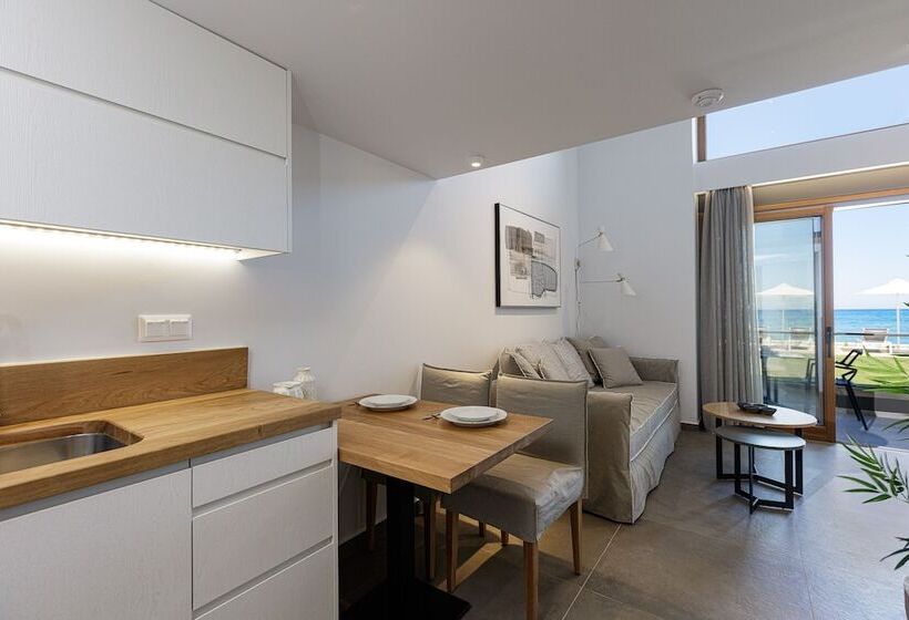 سوییت با چشم‌انداز دریا, North Coast Seaside Suites