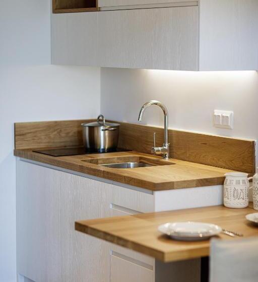 سوییت با چشم‌انداز دریا, North Coast Seaside Suites