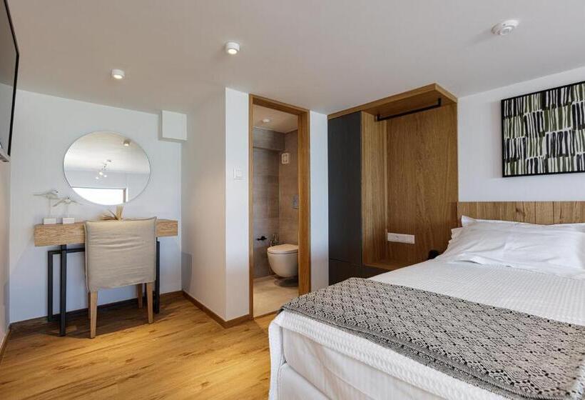 سوییت با چشم‌انداز دریا, North Coast Seaside Suites