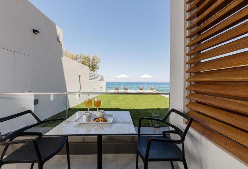 سوییت با چشم‌انداز دریا, North Coast Seaside Suites