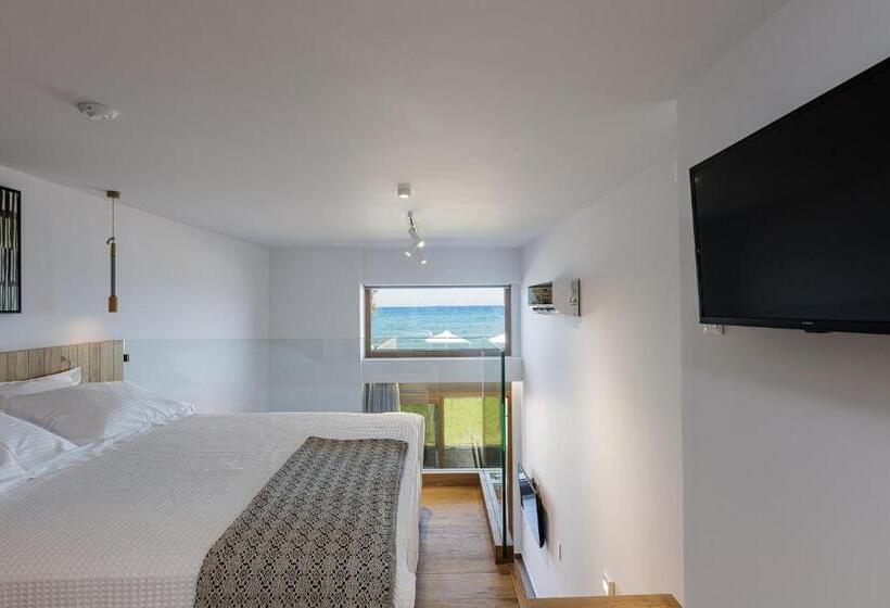 سوییت با چشم‌انداز دریا, North Coast Seaside Suites