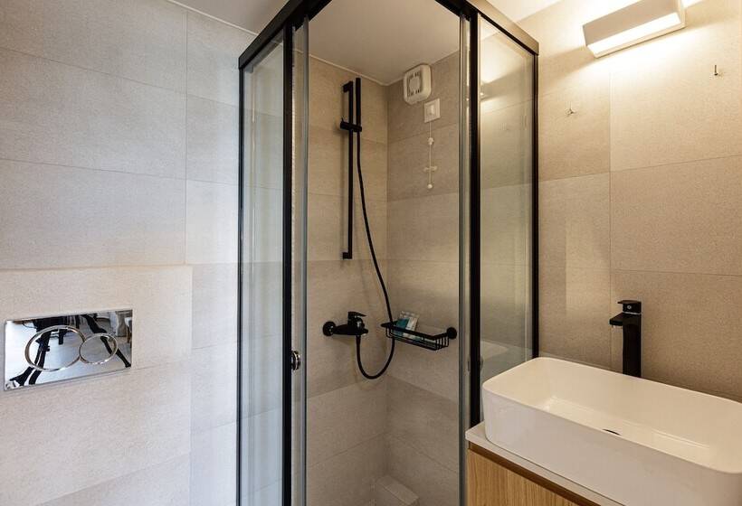 سوییت با چشم‌انداز دریا, North Coast Seaside Suites