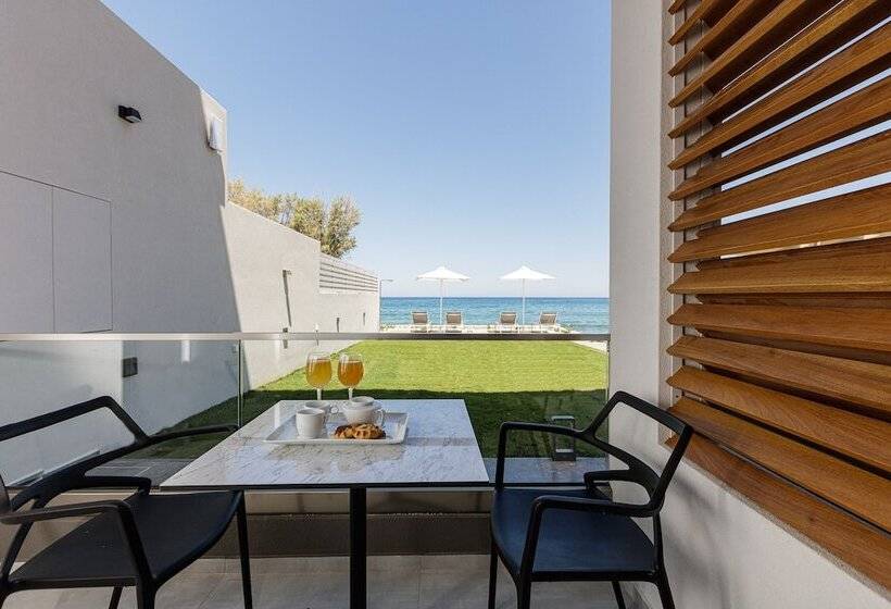 سوییت با چشم‌انداز دریا, North Coast Seaside Suites