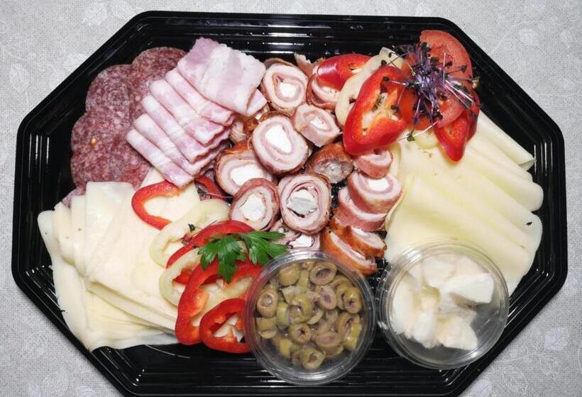اتاق خانوادگی, Bokor Vendégház