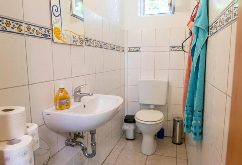 Дом 1 Спальня, Bungalow In Gristow
