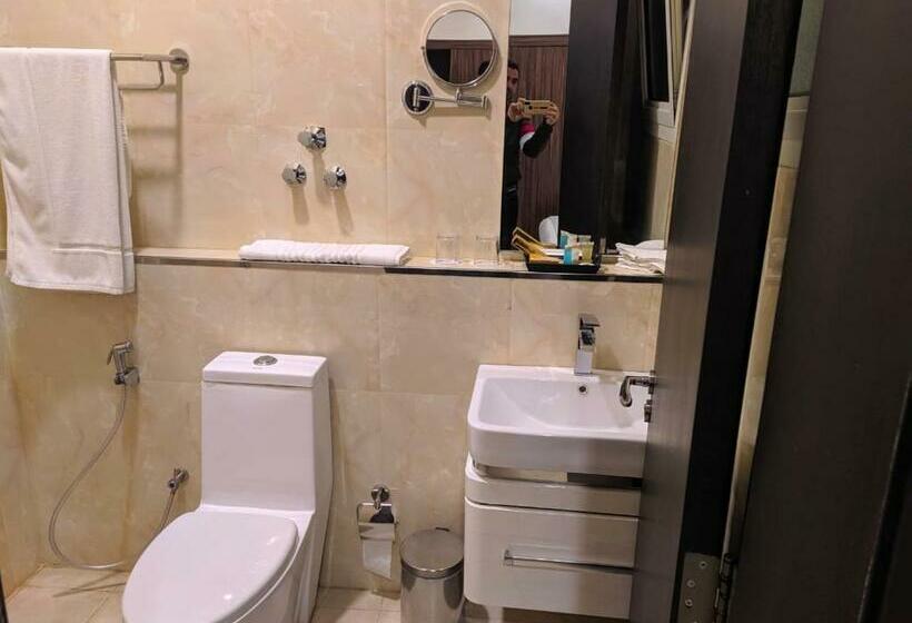 اتاق استاندارد, La Perla