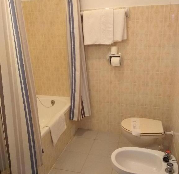Номер Стандарт Трехместный, Hostal San Francisco