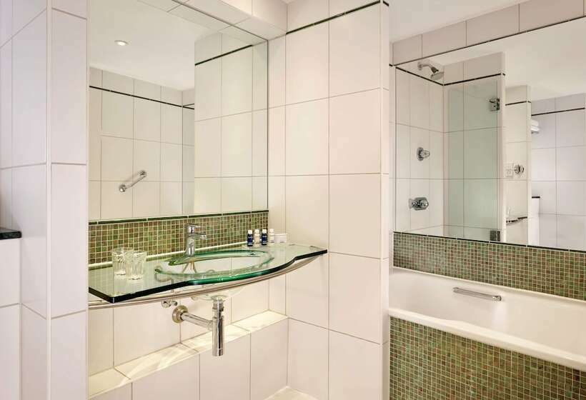 Номер Executive, Park Plaza Victoria London