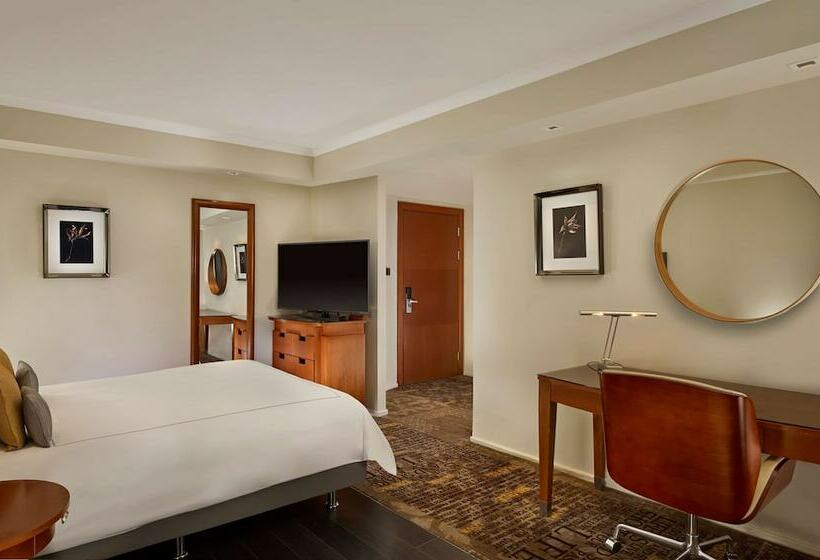 Номер Executive, Park Plaza Victoria London