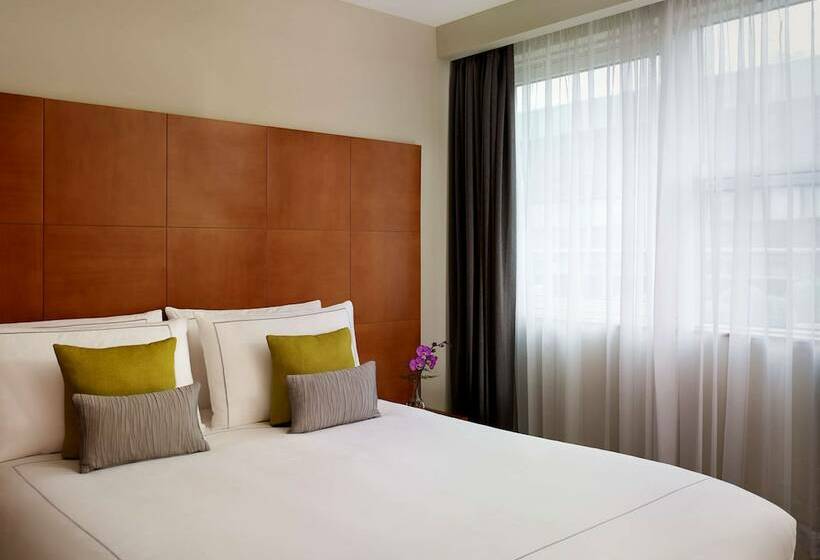 Апартаменты 1 Спальня, Park Plaza Victoria London