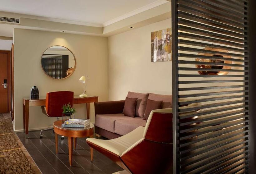 Студио Executive, Park Plaza Victoria London