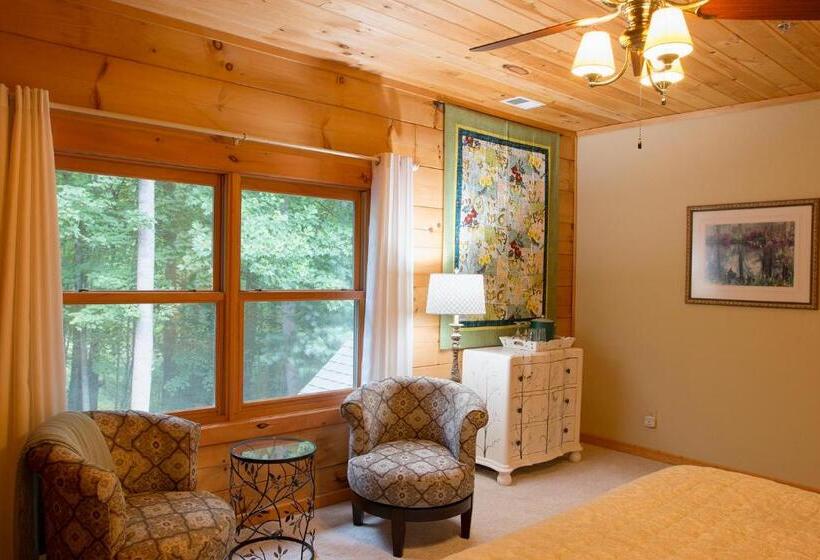 キングサイズベッドのデラックスルーム, Lazy Bear Lodge