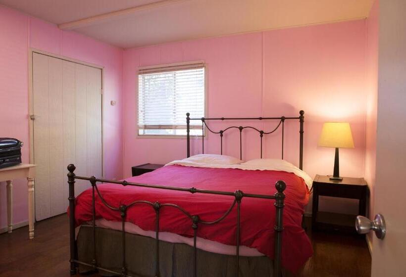 Апартаменты 3 Спальни, Hicksville Pines Chalets & Motel