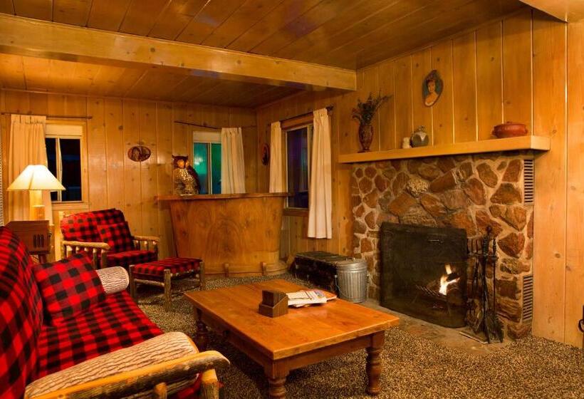 Апартаменты 3 Спальни, Hicksville Pines Chalets & Motel