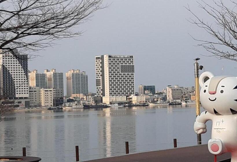 اتاق استاندارد با چشم‌انداز دریا, Sunrise Hotel Junior Suite Room11f Sea  View