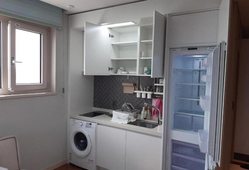 اتاق استاندارد با چشم‌انداز دریا, Sunrise Hotel Junior Suite Room11f Sea  View