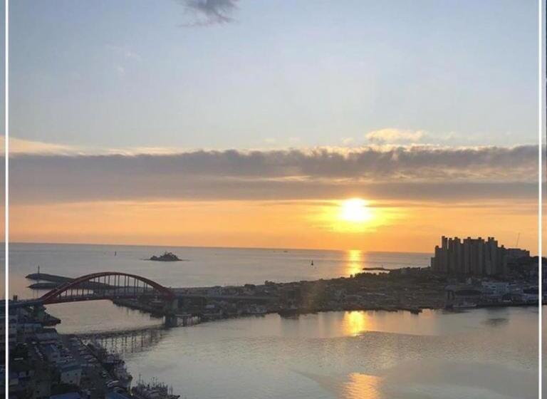 اتاق استاندارد با چشم‌انداز دریا, Sunrise Hotel Junior Suite Room11f Sea  View