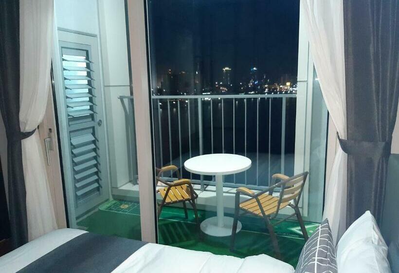 اتاق استاندارد با چشم‌انداز دریا, Sunrise Hotel Junior Suite Room11f Sea  View