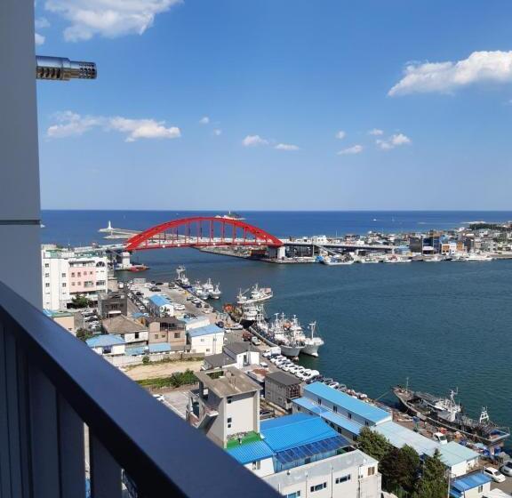 اتاق استاندارد با چشم‌انداز دریا, Sunrise Hotel Junior Suite Room11f Sea  View