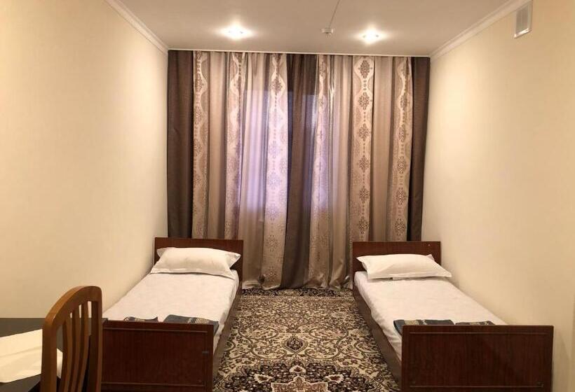اتاق اکونومی, Koonjak