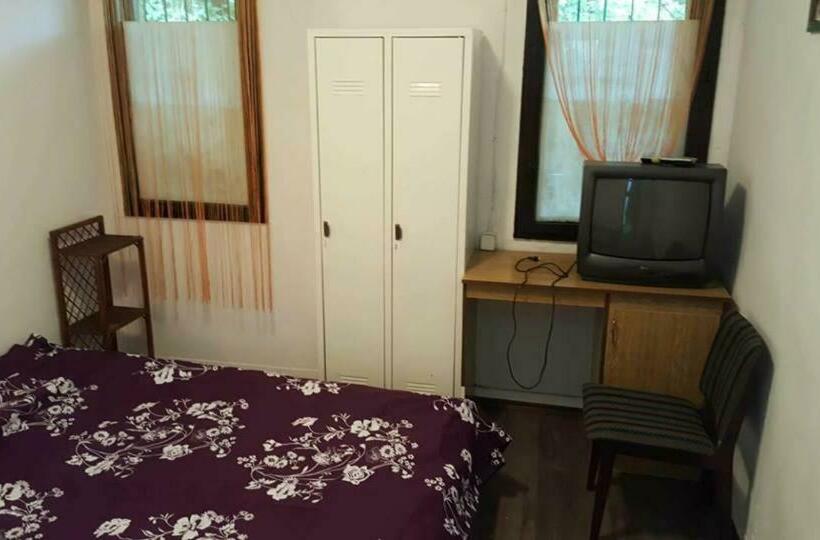 استودیو خانوادگی, Hostel Belgrade Shungit Dragana Jeftića Br 10