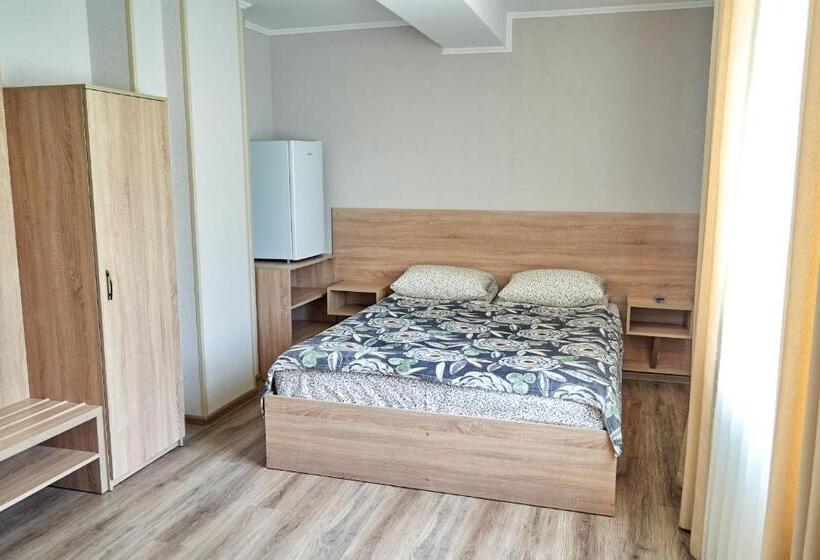 חדר סטנדרט לשלושה, каприз