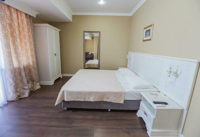 اتاق سوپریور با بالکن, Abaata