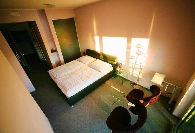 اتاق استاندارد اینتریور, šiker B&b