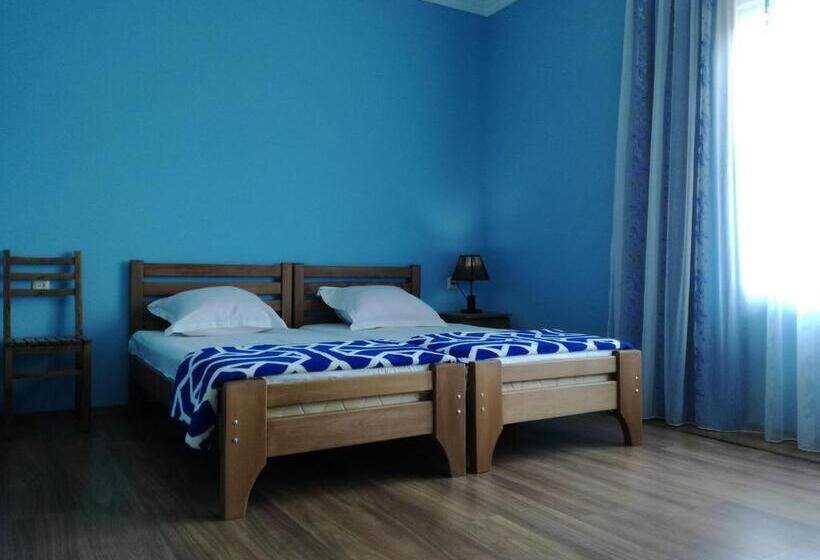 اتاق استاندارد سه نفره, Shekvetili+
