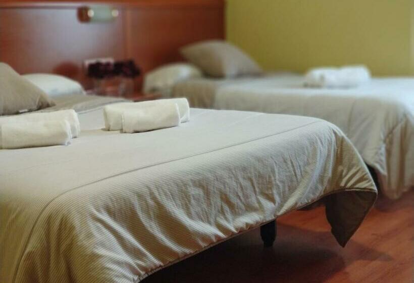 اتاق استاندارد, Hostal Restaurante Iruñako