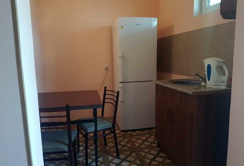 اتاق استاندارد چهار تخته, Guest House Villa