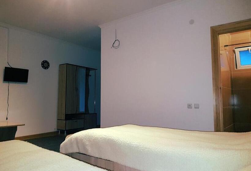 اتاق استاندارد سه نفره, Guest House Villa