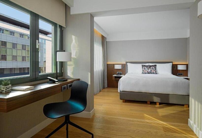 디럭스 룸 킹사이즈 침대, Athens Marriott