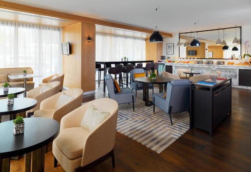 스위트, Athens Marriott
