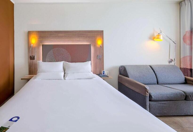 Executive Room Queen Bed, Novotel Krakow Centrum