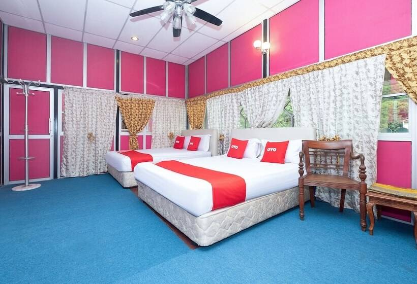 Family Suite, Oyo 89984 Noris Wang Homestay