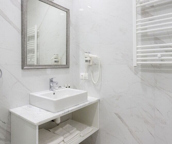 سوییت خانوادگی, Lifferent Hotel & Spa