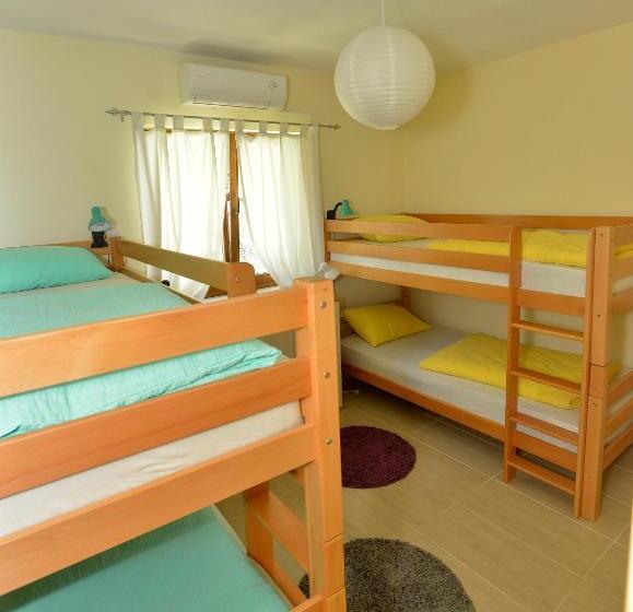 Economy Quadruple Room, Hostel Bojo