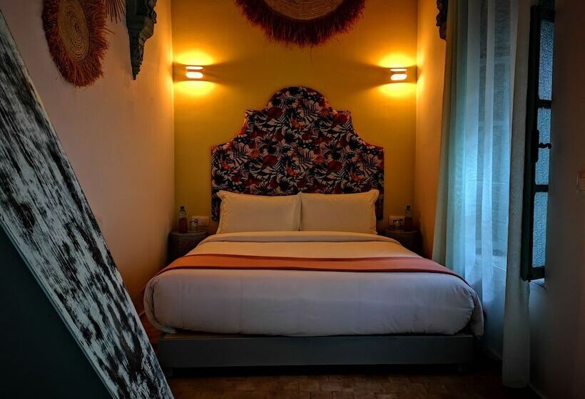 家庭间, Riad Louane