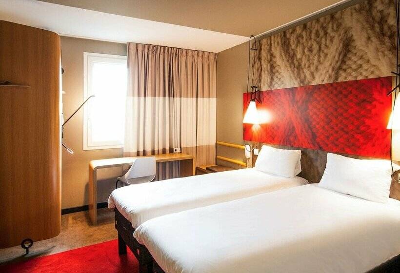 Номер Стандарт, Ibis Paris La Defense Courbevoie