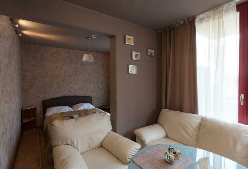 デラックススタジオ, Anva House