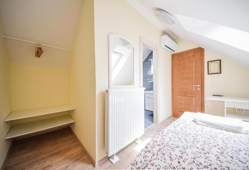 اتاق پنت هاوس, Apartments Maria