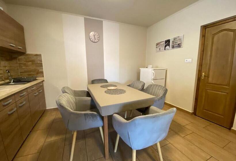 带2个卧室的公寓, Riviéra Apartmanok